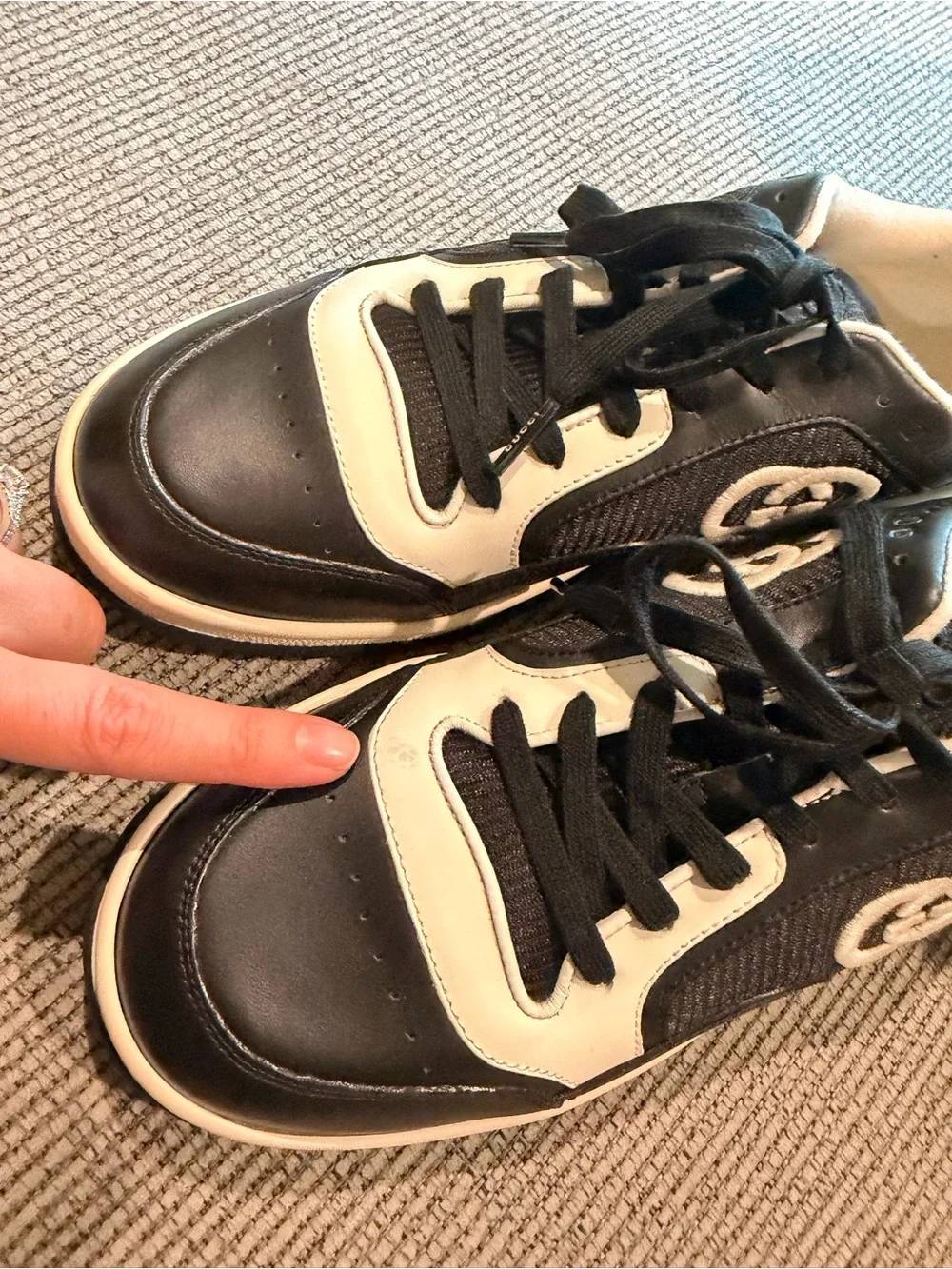 Gucci Men’s MAC80 Black White Logo LowTop Logo Sneakers Extra Gucci Strings Sz 9